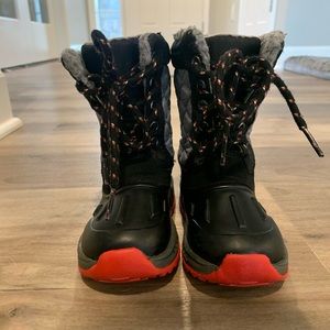 Carters size 8 boots.